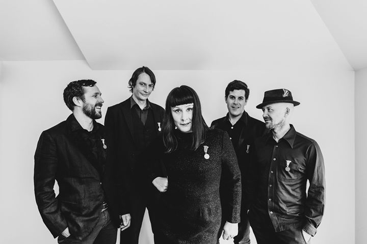 Eb and Sparrow Sunday Session 6pm show Eb and Sparrow Sunday Session 6pm show